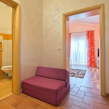 Evan By Briskva 波雷奇