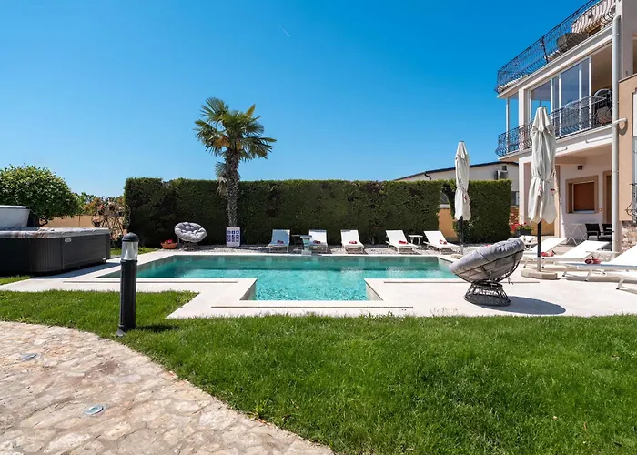 Evan By Briskva Апартаменти *